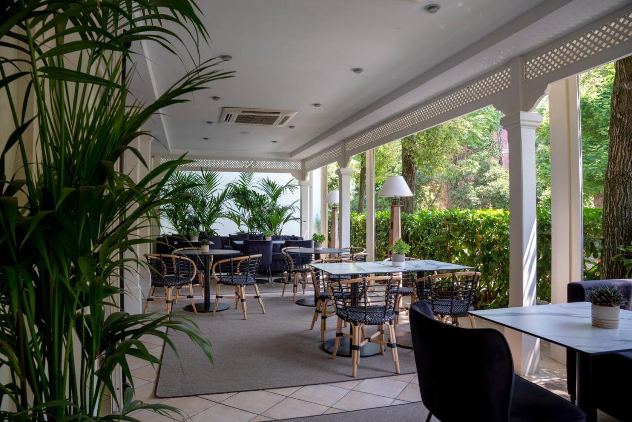 Hotel Maestrale Riccione Exterior foto