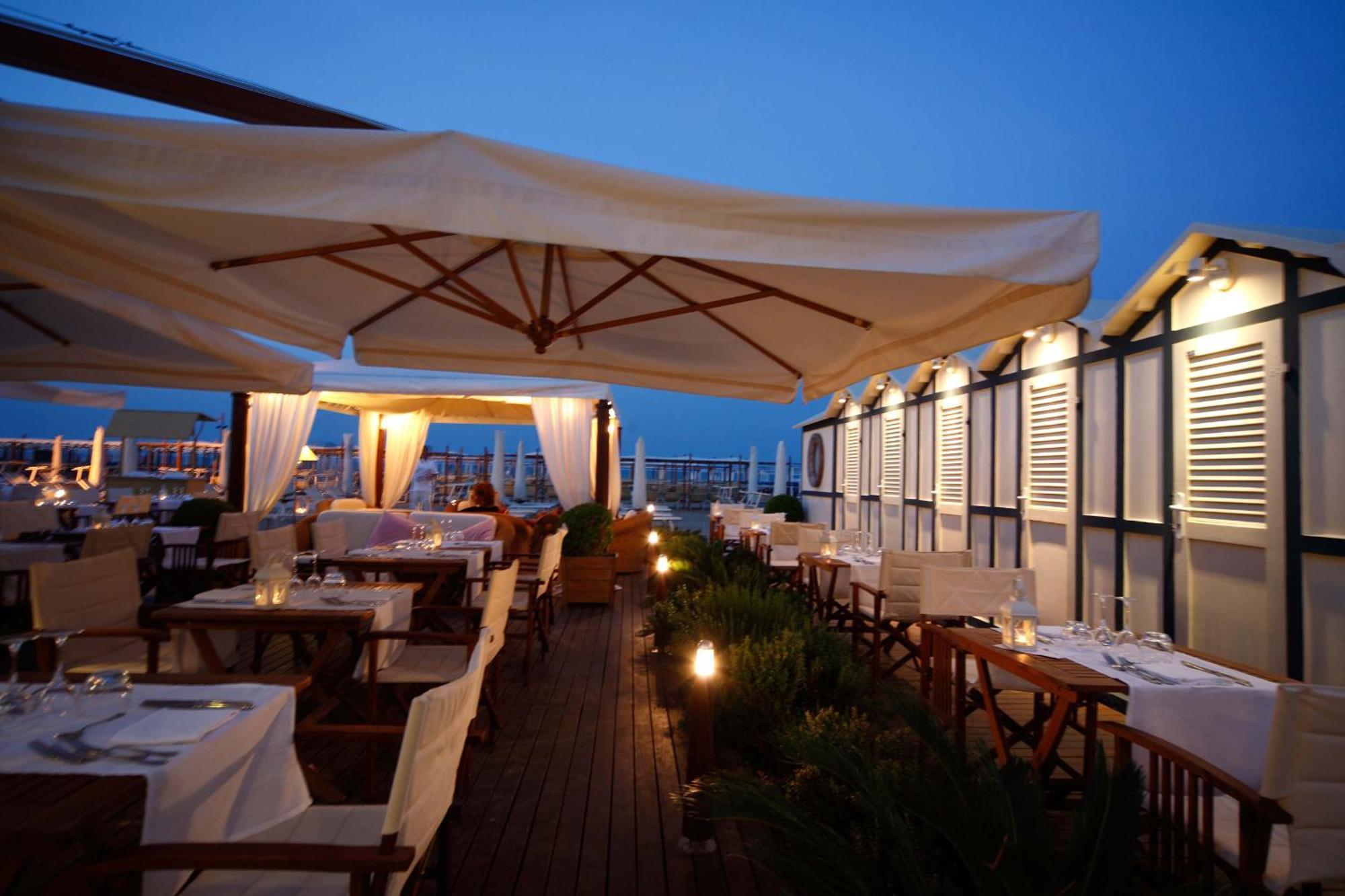 Hotel Maestrale Riccione Exterior foto