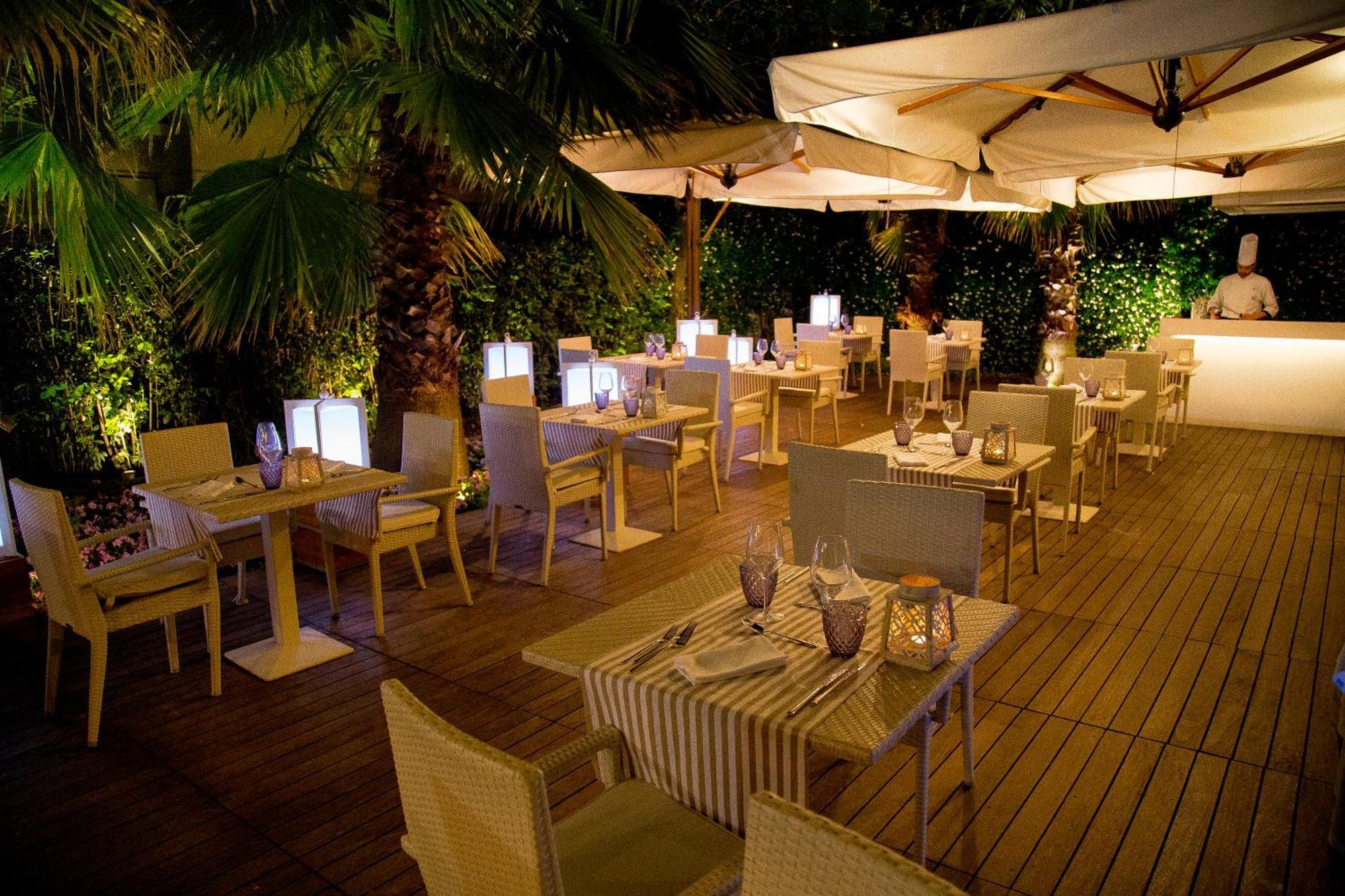 Hotel Maestrale Riccione Exterior foto